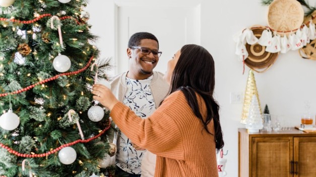 6 Reasons Why Buying a Luxury Home Is the Perfect Gift for Christmas (1)